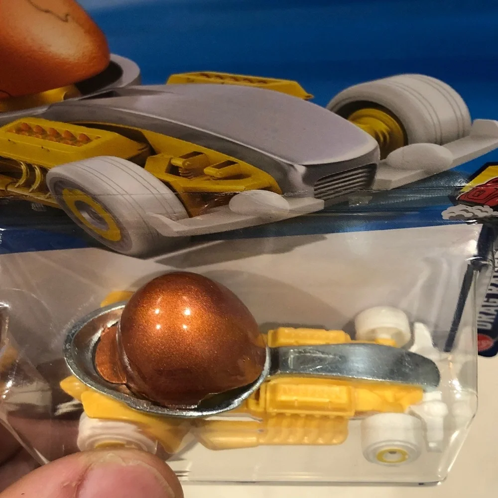 Mattel Hot Wheels Eggshell Racer - Yellow and Silver